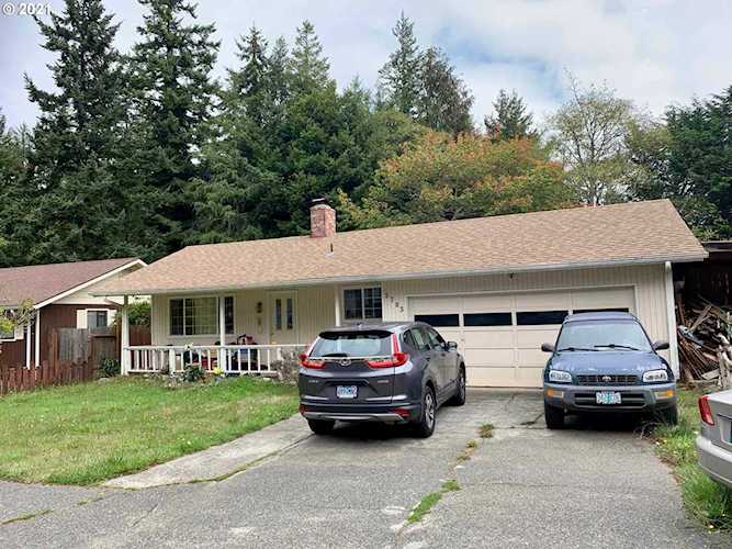 3783 Spruce St North Bend, OR 97459