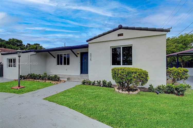 4925 SW 5th Ter Miami, FL 33134