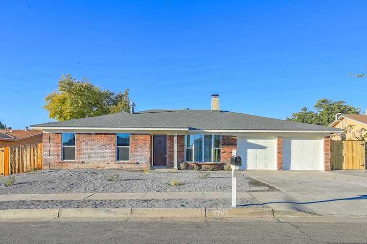 6709 Orphelia Ave NE Albuquerque, NM 87109