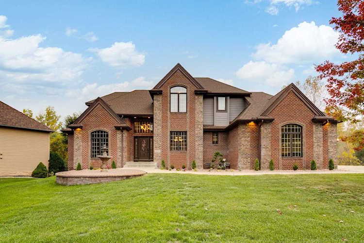 15450 Lucerne Circle Burnsville, MN 55306