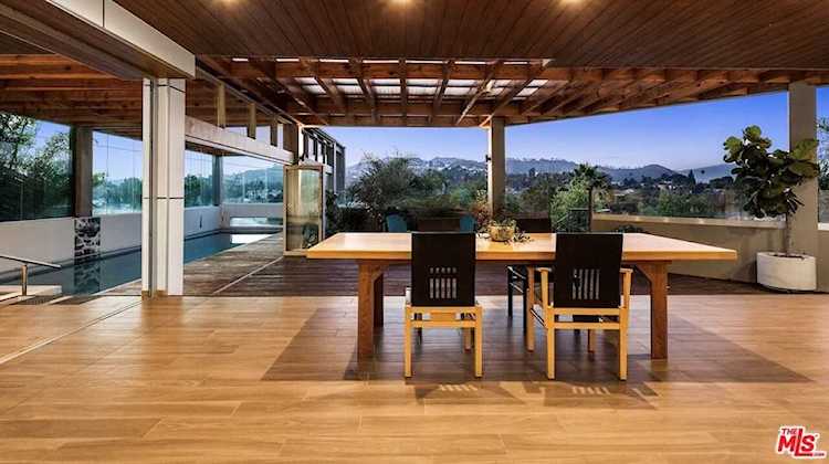 2945 Angus St Los Angeles, CA 90039