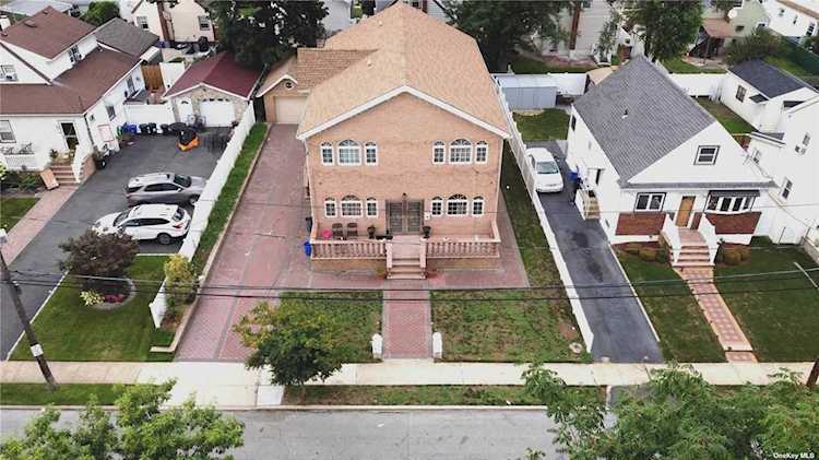 15 Gregory Street Valley Stream, NY 11580