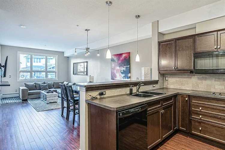 26 Val Gardena View SW #344 Calgary, AB T3H 5Z5