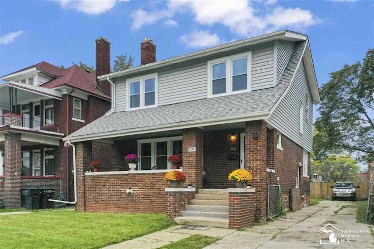 2220 Webb Detroit, MI 48206