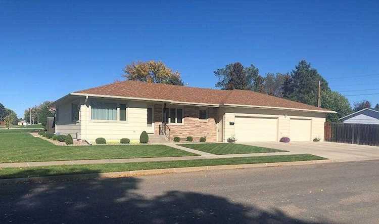 102 E Central Ave Bismarck, ND 58501