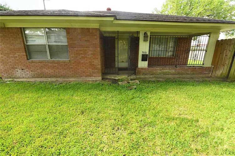 5661 Locke Ln Houston, TX 77056