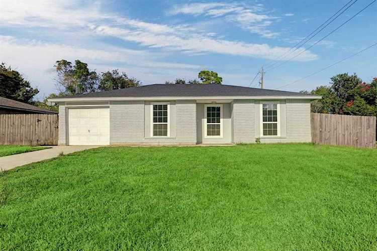 16739 Forest Bend Ave Friendswood, TX 77546