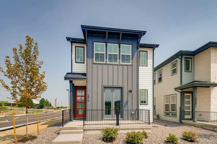 6042 Sima Circle Highlands Ranch, CO 80130