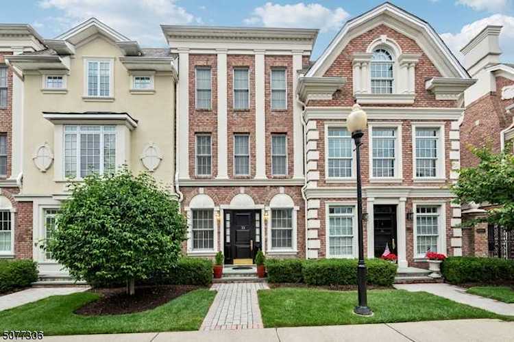 33 Community Pl Morristown Town, NJ 07960