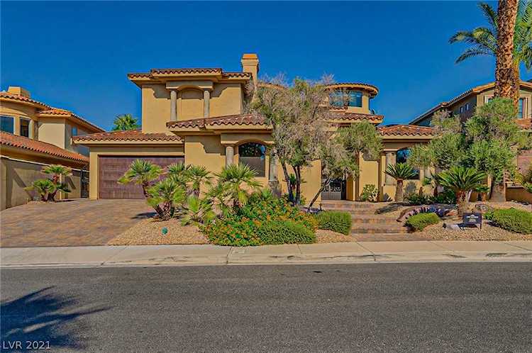 18 Grand Miramar Dr Henderson, NV 89011