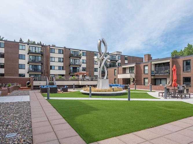 52 Groveland Terrace #215 Minneapolis, MN 55403