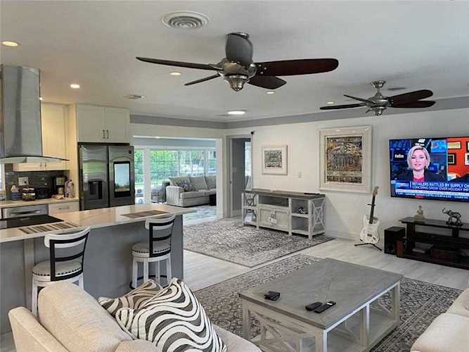 4450 NE 23rd Ave Lighthouse Point, FL 33064