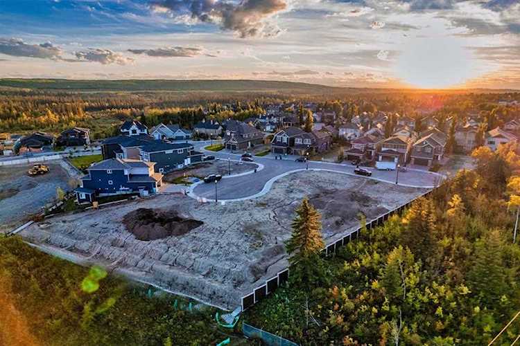 456 Discovery Place SW Calgary, AB T3H 6A2