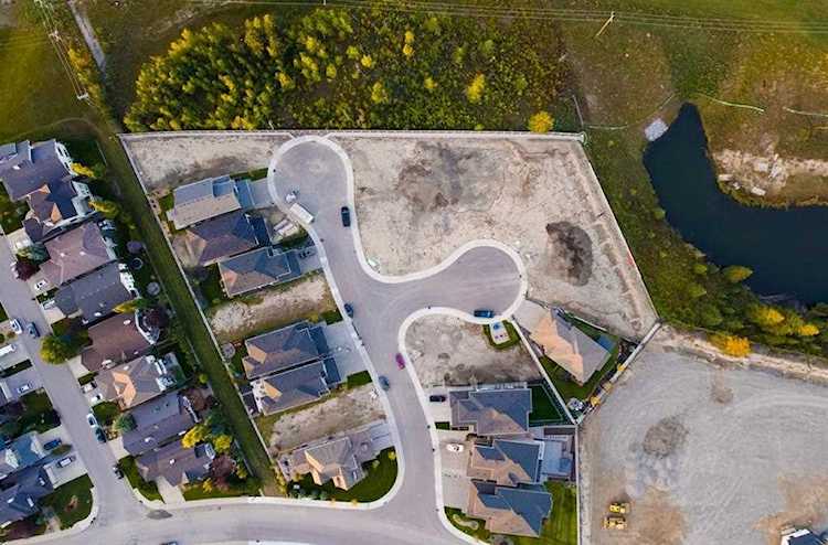 440 Discovery Place SW Calgary, AB T3H 6A2