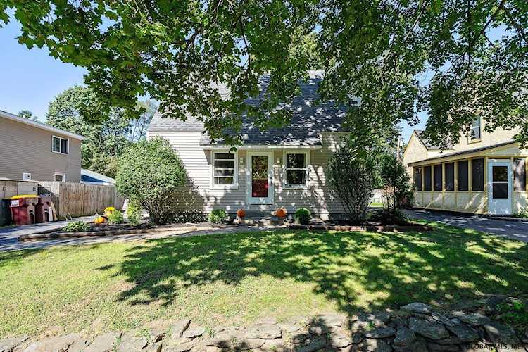 11 Clark Pkwy Guilderland, NY 12203