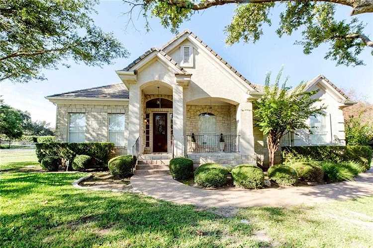 31 Lost Meadow TRL The Hills, TX 78738