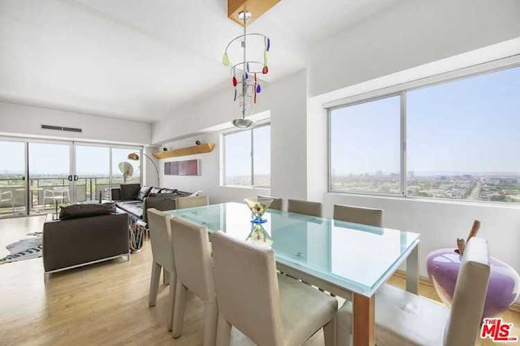 1155 N La Cienega Blvd #908 West Hollywood, CA 90069
