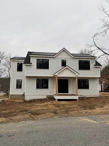 10 Briggs Ave Newburyport, MA 01950