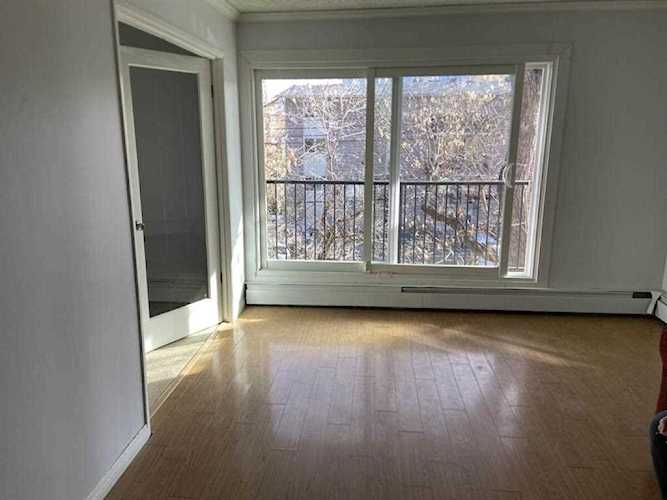 709 3 Ave NW #204 Calgary, AB T2N 0J3