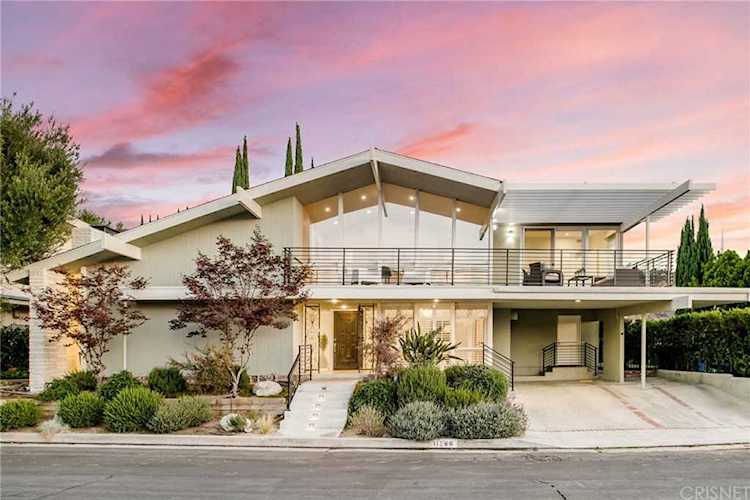 11566 Dona Teresa Dr Studio City, CA 91604