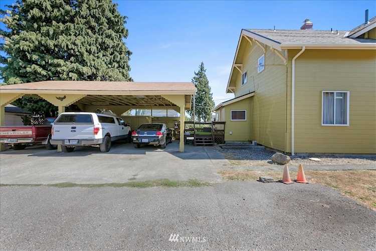 1651 S 35th St Tacoma, WA 98418