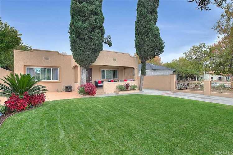 1296 N Allen Ave Pasadena, CA 91104