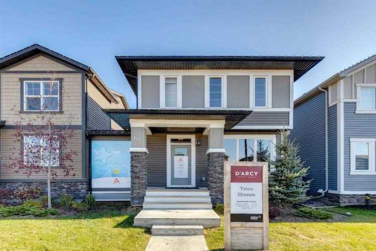 111 Sandstone Dr Okotoks, AB T1S 1A2