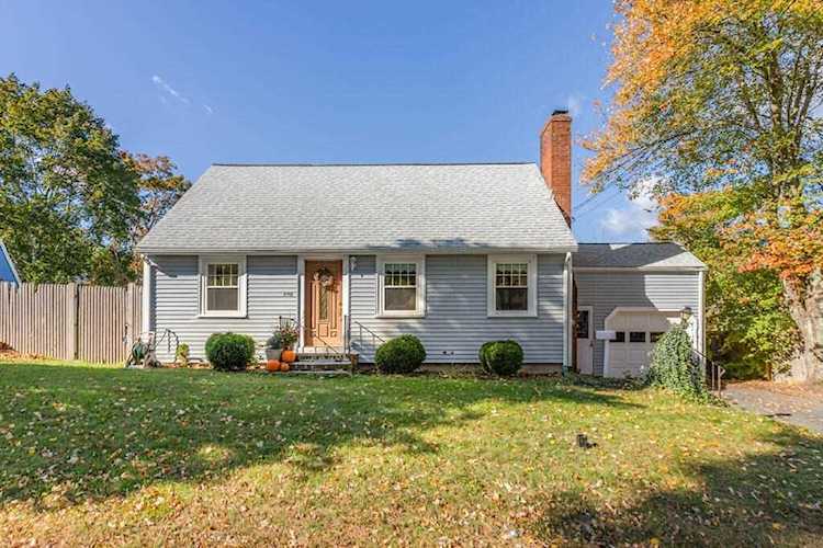 234 Highland St Hamilton, MA 01982
