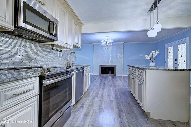4434 Manner Dale Dr Louisville, KY 40220