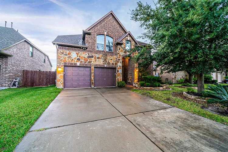 26090 N Kings Mill Ln Kingwood, TX 77339