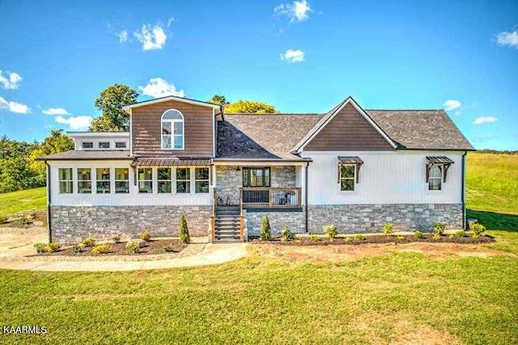 6555 Unitia Rd Lenoir City, TN 37772