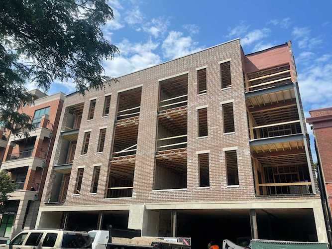 1820 W Foster Ave #403 Chicago, IL 60640