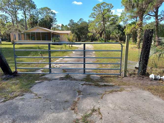 1750 Perch Ct Geneva, FL 32732