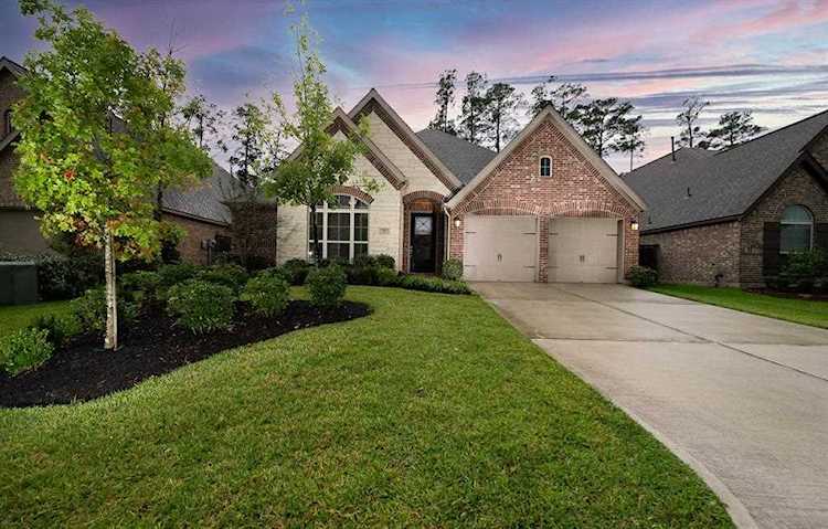 217 Red Petal Way Conroe, TX 77304