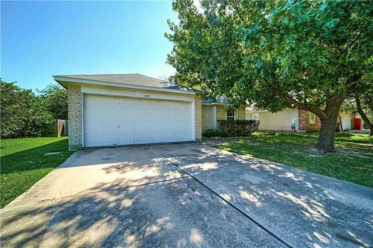 808 Honeysuckle DR Leander, TX 78641