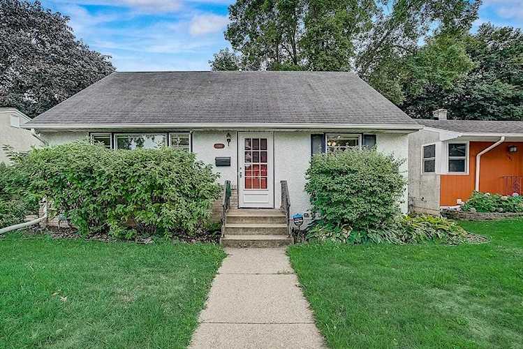 1592 Cottage Avenue E Saint Paul, MN 55106