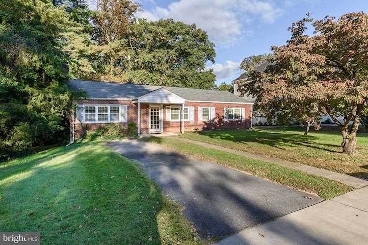 104 Harmony Dr For Sale in Vienna Photo 1