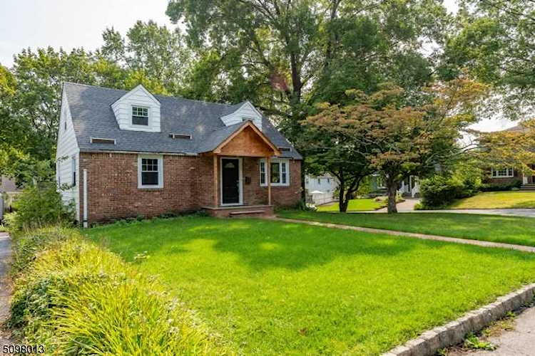 36 Edison Dr Summit, NJ 07901