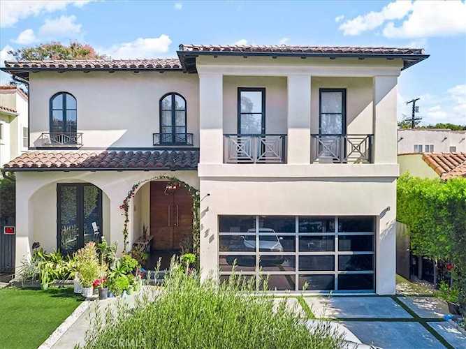 526 N Plymouth Blvd Los Angeles, CA 90004