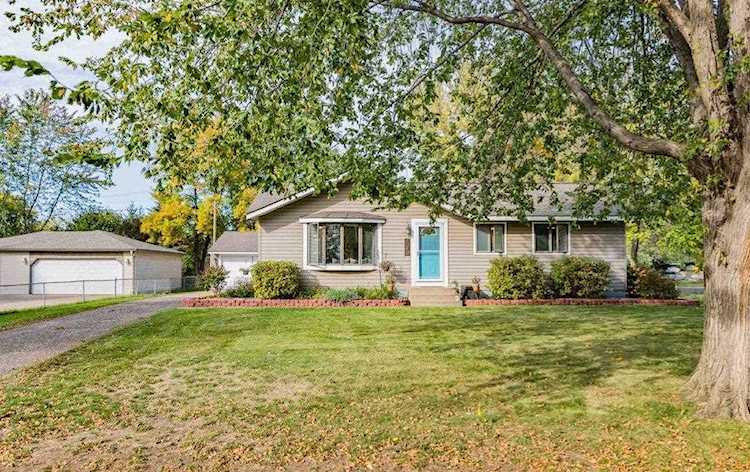 1549 122nd Avenue NE Blaine, MN 55449