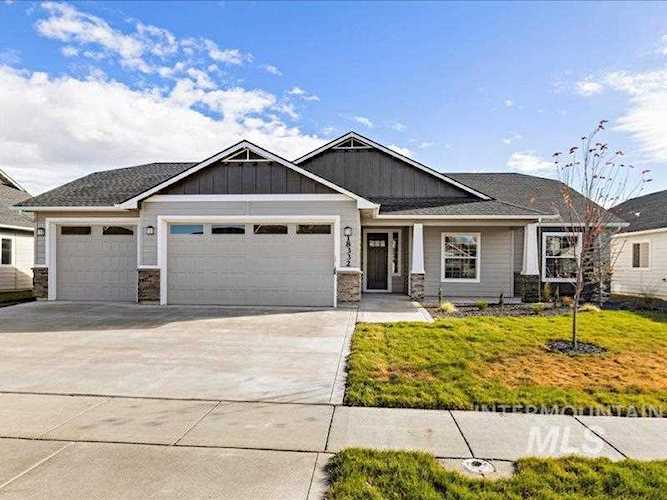 18332 N Wild Goose Avenue Nampa, ID 83687
