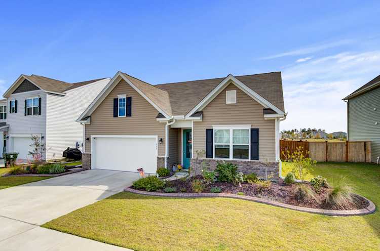 466 Zenith Blvd Summerville, SC 29486 | MLS 21028927 Photo 1