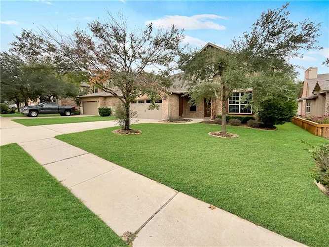 3909 Sapphire LOOP Round Rock, TX 78681