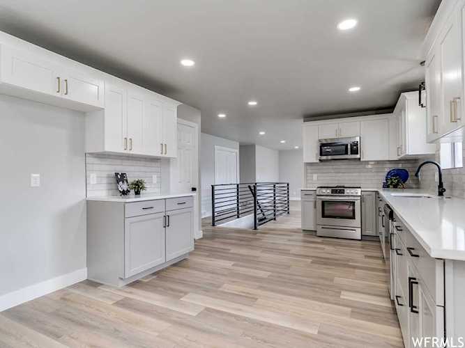 1024 E 825 N Layton, UT 84040