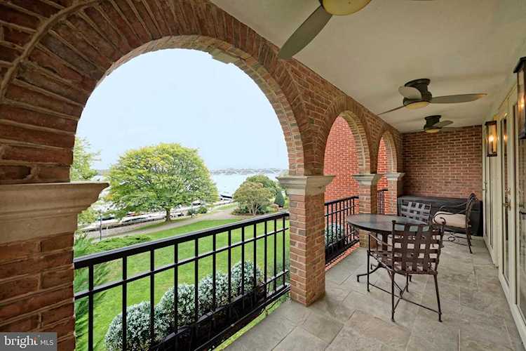 2 Wolfe St Alexandria, VA 22314