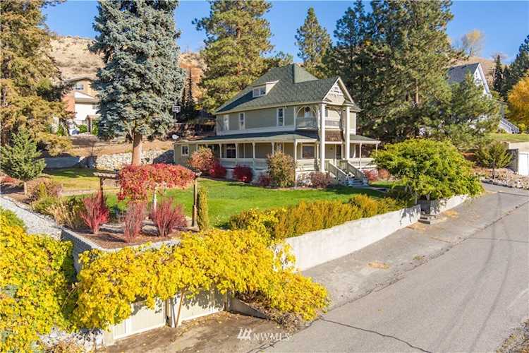 121 E Highland Ave Chelan, WA 98816