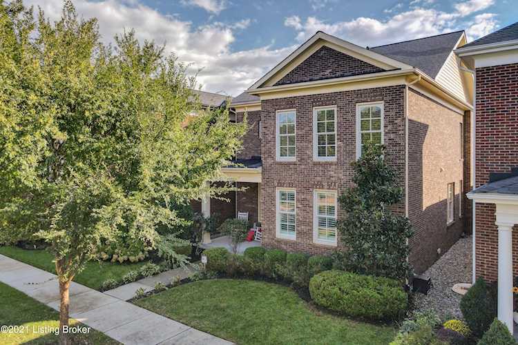 9522 Indian Pipe Ln Prospect, KY 40059