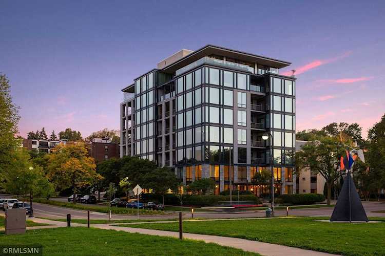 301 Kenwood Parkway #101 Minneapolis, MN 55403