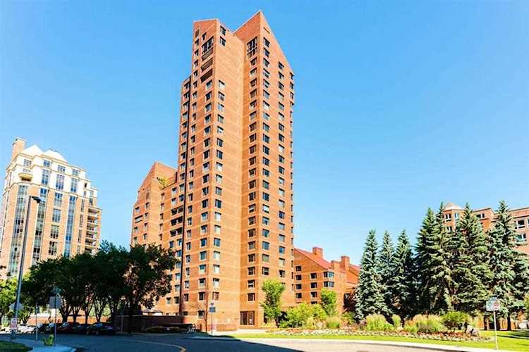 500 Eau Claire Ave SW #1301D Calgary, AB T2P 3R8