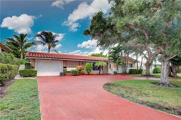 1921 NE 28th Ct Lighthouse Point, FL 33064